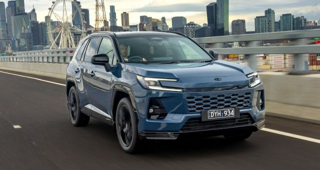 Toyota RAV4 thế hệ mới 'cháy hàng' với hơn 10.000 đơn đặt trước